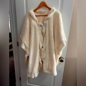 Ivory Faux fur shall.